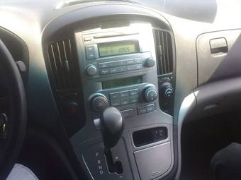 2008 Hyundai Grand Starex Images