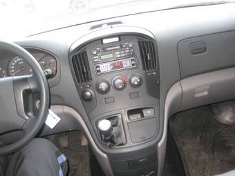 2008 Hyundai Grand Starex Pictures