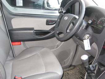 2008 Hyundai Grand Starex Photos