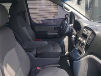 2008 Hyundai Grand Starex Images