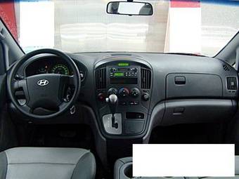 2008 Hyundai Grand Starex Images