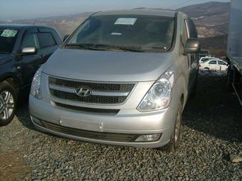 2009 Hyundai Grand Starex Photos