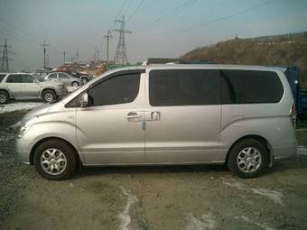 2009 Hyundai Grand Starex Pictures