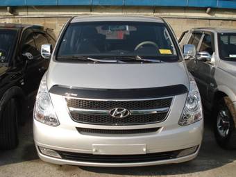 2009 Hyundai Grand Starex Photos
