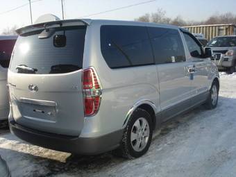 2009 Hyundai Grand Starex Photos
