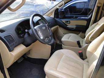 2009 Hyundai Grand Starex Images