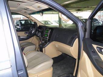 2009 Hyundai Grand Starex Pics
