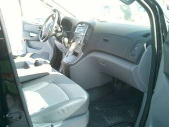 2009 Hyundai Grand Starex Pictures