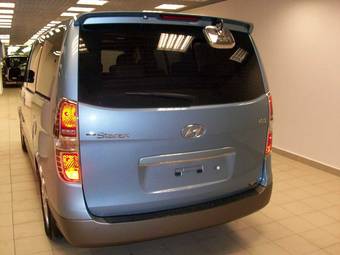 2009 Hyundai Grand Starex Photos