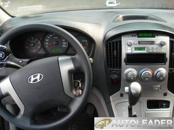 2009 Hyundai Grand Starex Pictures