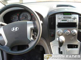 2009 Hyundai Grand Starex Pictures