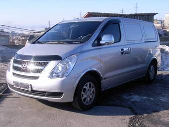 2009 Hyundai Grand Starex Photos