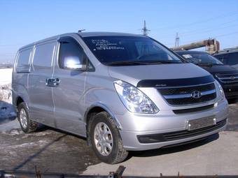 2009 Hyundai Grand Starex Pictures