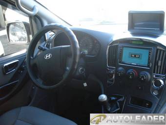 2009 Hyundai Grand Starex Images