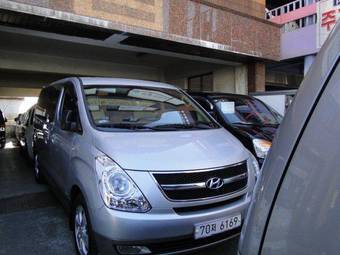 2009 Hyundai Grand Starex Photos