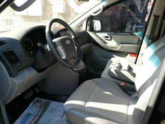 2009 Hyundai Grand Starex Photos