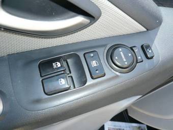 2009 Hyundai Grand Starex Pictures