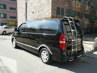 2009 Hyundai Grand Starex Pictures