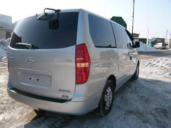 2009 Hyundai Grand Starex Images