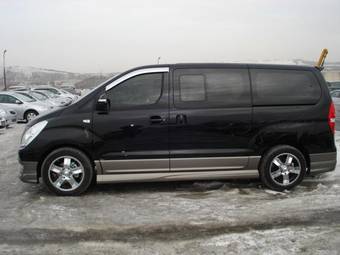 2009 Hyundai Grand Starex Pictures