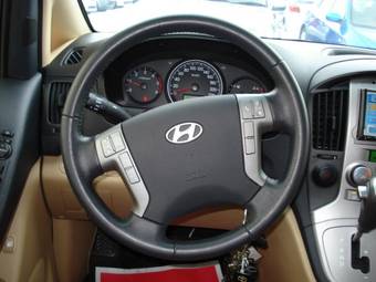 2009 Hyundai Grand Starex Pics