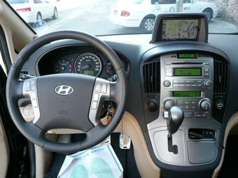 2009 Hyundai Grand Starex Photos