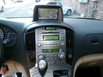 2009 Hyundai Grand Starex Photos