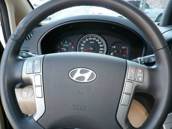 2009 Hyundai Grand Starex Pictures