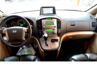 2009 Hyundai Grand Starex Pictures