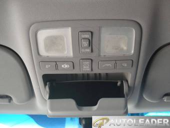2009 Hyundai Grand Starex Images
