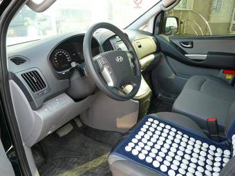 2009 Hyundai Grand Starex Pics