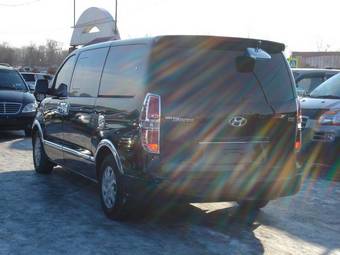 2009 Hyundai Grand Starex Images