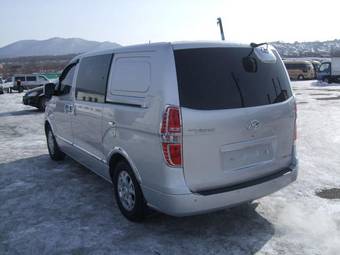2009 Hyundai Grand Starex Photos