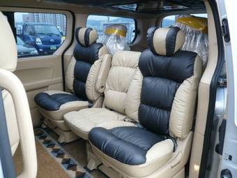 2009 Hyundai Grand Starex Photos