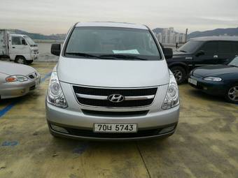 2009 Hyundai Grand Starex Pictures