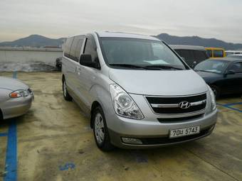 2009 Hyundai Grand Starex Photos