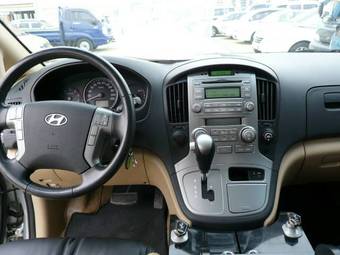 2009 Hyundai Grand Starex Pics