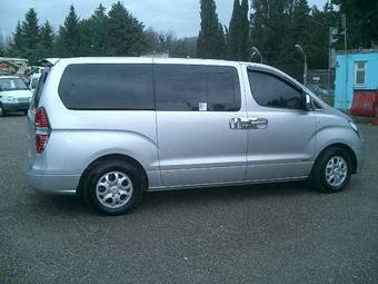 2009 Hyundai Grand Starex Photos