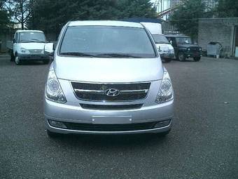 2009 Hyundai Grand Starex Pictures