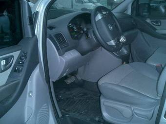 2009 Hyundai Grand Starex Photos