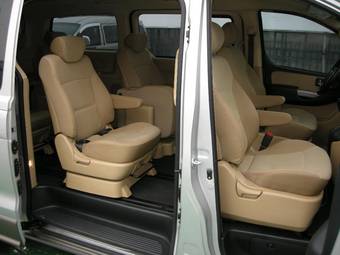 2009 Hyundai Grand Starex Pictures