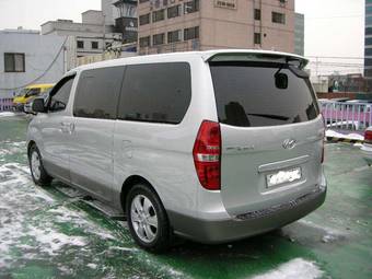 2009 Hyundai Grand Starex Images