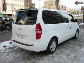 2009 Hyundai Grand Starex Pictures