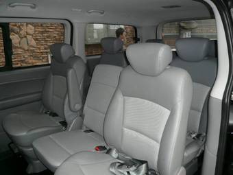 2009 Hyundai Grand Starex Pictures