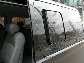2009 Hyundai Grand Starex Photos