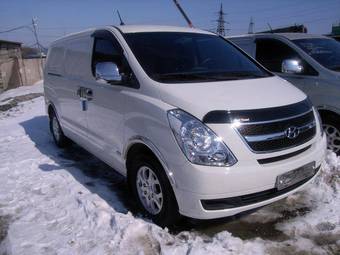 2009 Hyundai Grand Starex Pictures