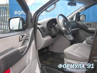 2009 Hyundai Grand Starex Photos