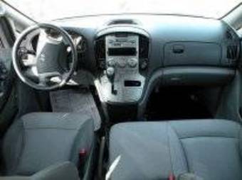 2009 Hyundai Grand Starex Photos