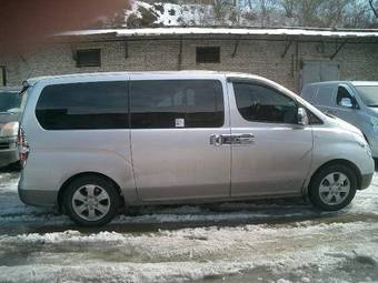 2009 Hyundai Grand Starex Photos