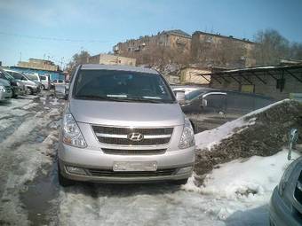 2009 Hyundai Grand Starex Photos